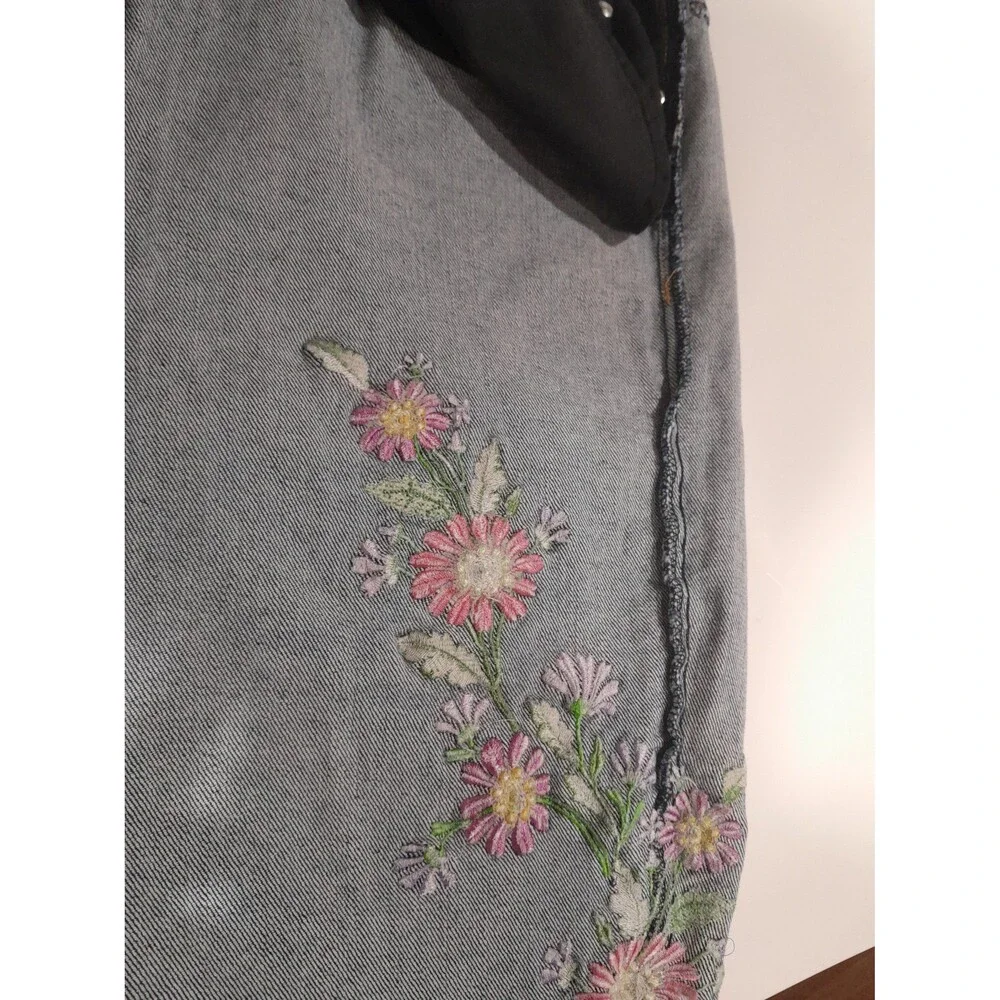 Embroidered Denim Capris, Floral, Sz 12 - Picture 5 of 5